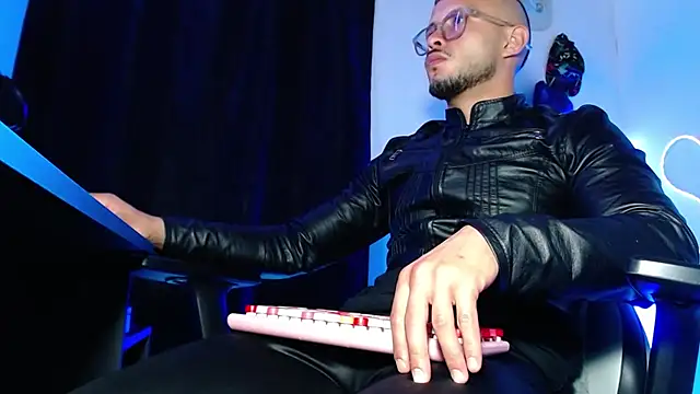 sebastian_horny: онлайн-секс-чат