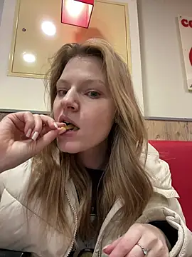 MaryHiggins live XXX chat