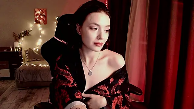 dolll_maiya élő XXX-chatje