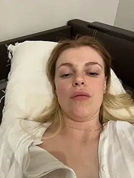 Chat XXX en directo de HarrietDart