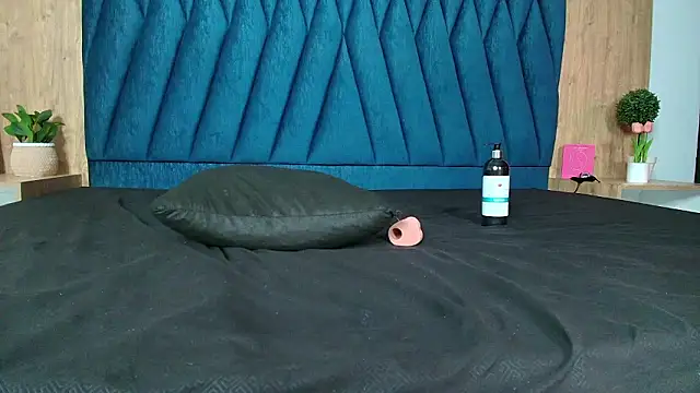 Megan_Brown_001's Webcam Show