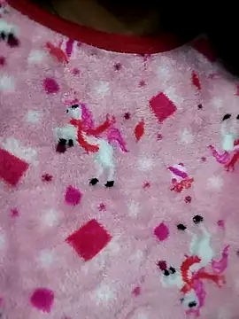 Show modela Shy_Peehu na web-kameri