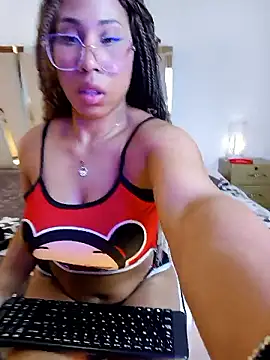 KarlieMoore 现场XXX聊天