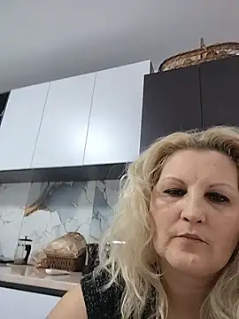 Divineblond 라이브 XXX 채팅