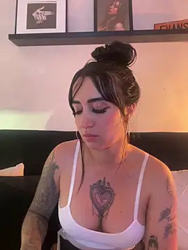 EmmyEvans1: онлайн-секс-чат