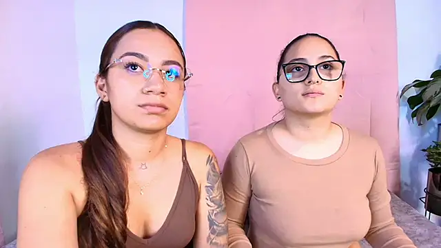 Chat XXX ao vivo de Jules_n_Gia