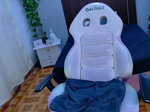 Chat +18 de kataleya_29 ao vivo