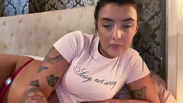 LucyLuxee19 Webcam show