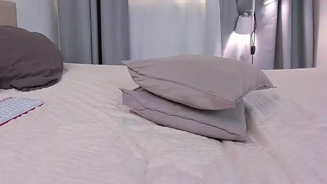 Camilla_Rowen Chat XXX live