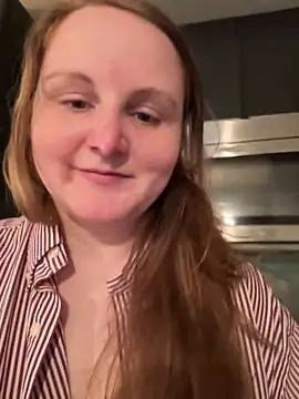 GingerSnap33's Webcam Show