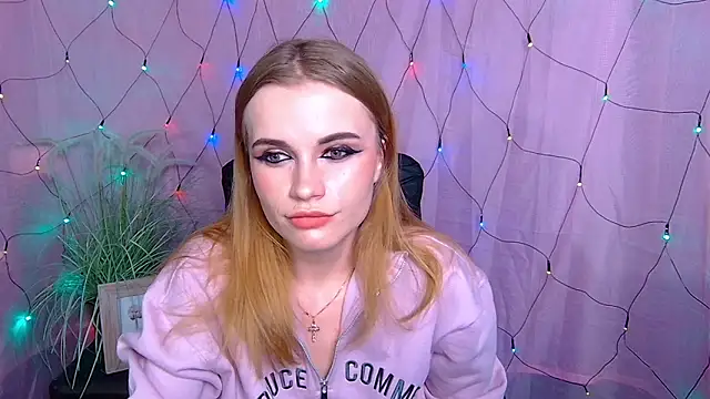 MargaritaKiss Adlı Modelin Canlı XXX Sohbeti