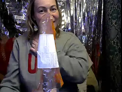 Chat XXX en directo de wLESLYMOSw