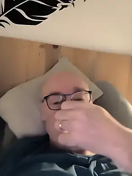 bogland33: διαδικτυακό σόου στην κάμερα