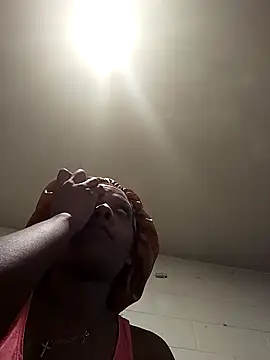 SITHANDRAHのライブXXXチャット