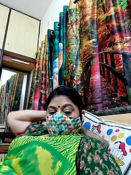 Ratna-777's Live XXX Chat