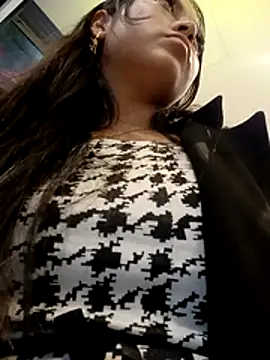 LunaHot_777 即時 XXX 聊天