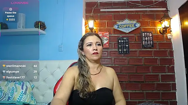 noelia_milf19 élő XXX-chatje