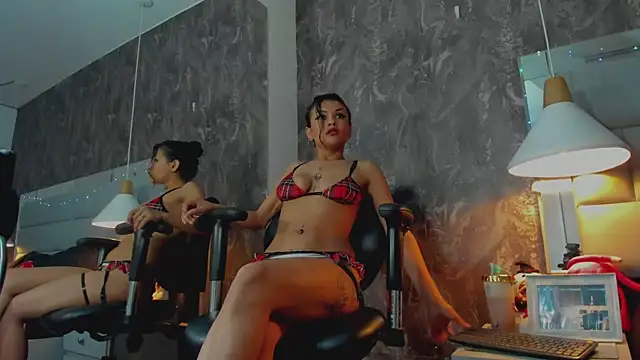 yiyisandoval 即時 XXX 聊天