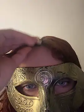 Teengirlmiaa élő XXX-chatje