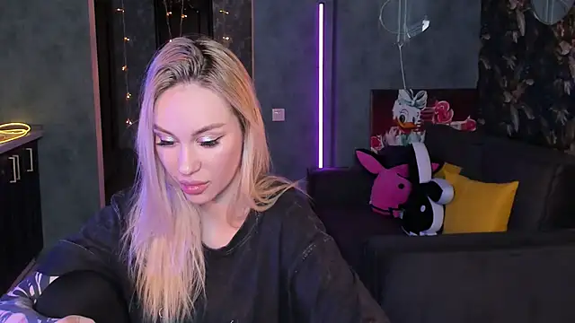 Blckmirrorr's Live XXX Chat