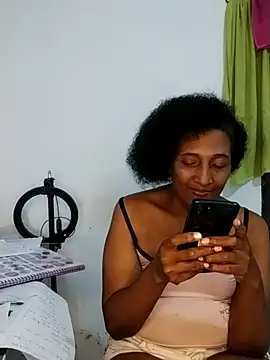 Chat +18 de Aishamara ao vivo