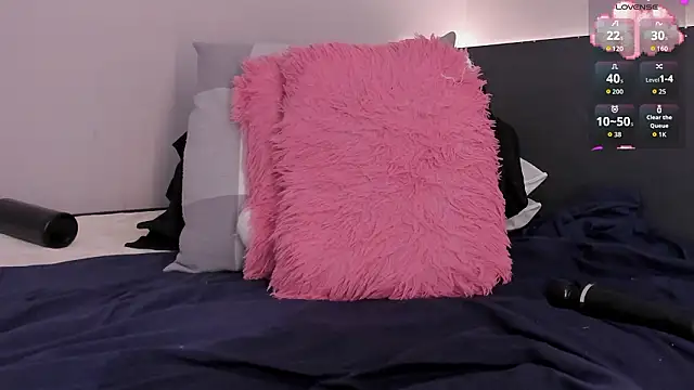 sara__jones_gh: απευθείας συνομιλία ΧΧΧ