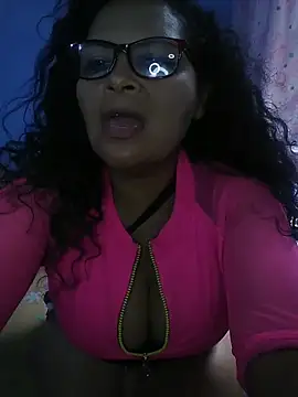 Amarantha25's Live XXX Chat