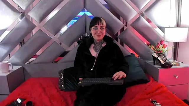 Živý XXX chat Ravenna666_