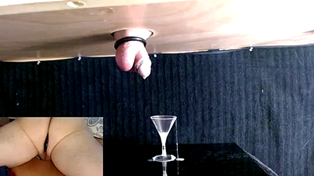 Thickcockshaved's Webcam Show