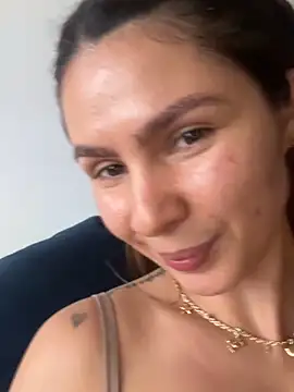 Chatroom XXX en direct de SofiaG_