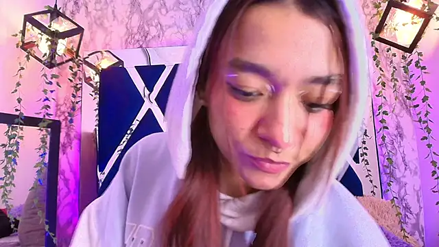 charlotte_bluee's Live XXX Chat