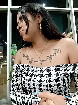 แชท XXX สดของ LunaHot_777