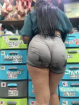 Lucy_699 élő XXX-chatje