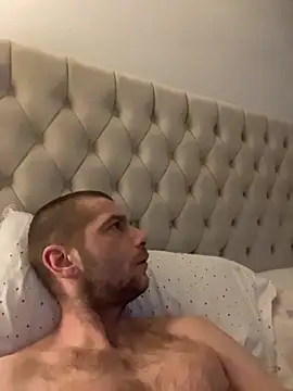 Kinkycouple142: διαδικτυακό σόου στην κάμερα