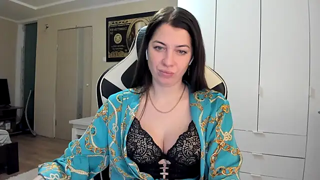 EmiLovsi – Kamerová šou