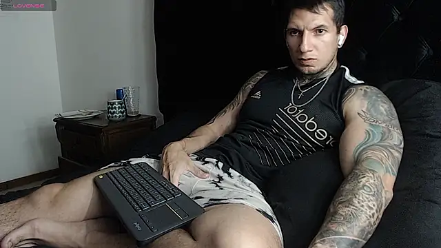 Czat XXX na żywo – Shane_Clay