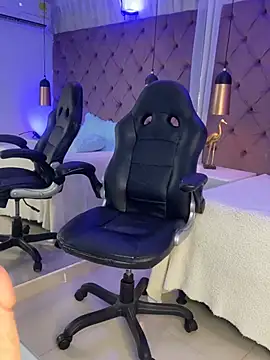 Auri__ লাইভ XXX চ্যাট