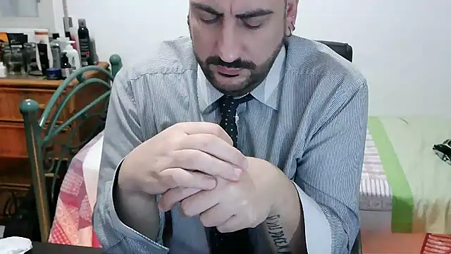 Italian_dark_desire webcam show