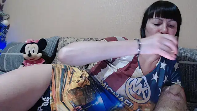 Pokazy przed kamerką – HotDreamm