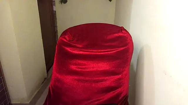 Madhubala01 élő XXX-chatje