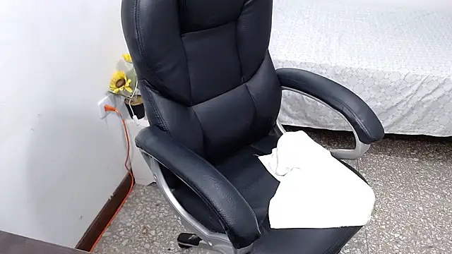 emiliaa_hot's Live XXX Chat