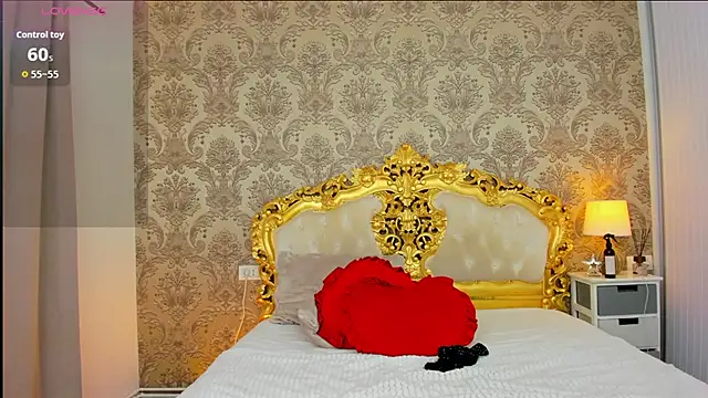 JulieBigAssx's Live XXX Chat