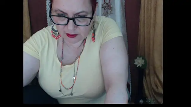 PlayfullMature Live XXX-chat