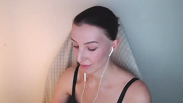 -Allure-'s Live XXX Chat