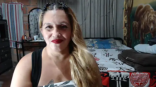 Онлайн чат XXX mom_son_dirty