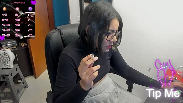 peanut_tangerine élő XXX-chatje