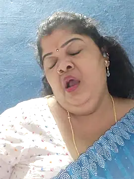 tamilthanushriのライブXXXチャット