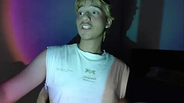 Chat +18 de CrisotpherMoretti ao vivo