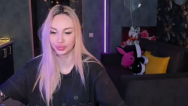 Blckmirrorr Adlı Modelin Canlı XXX Sohbeti