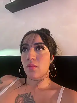 دردشة EmmyEvans1 الجنسية المباشرة